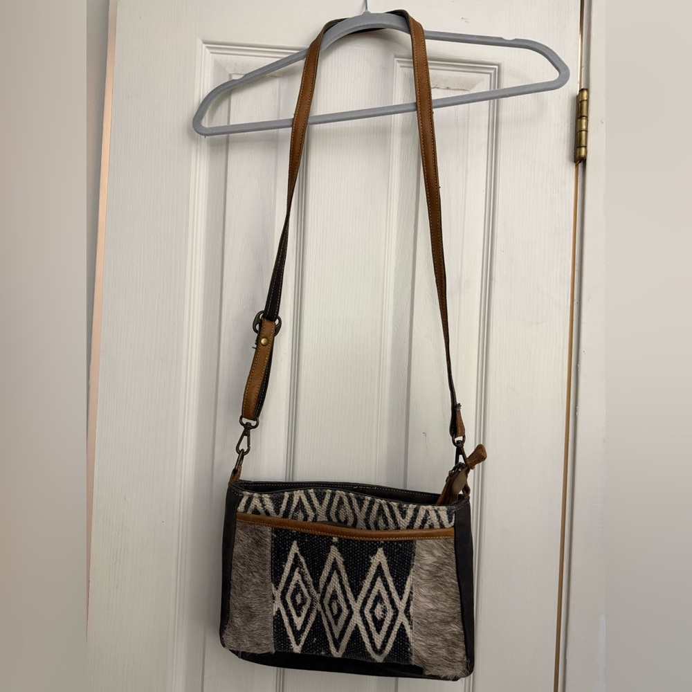 Stylish Geometric Patterned Shoulder Bag